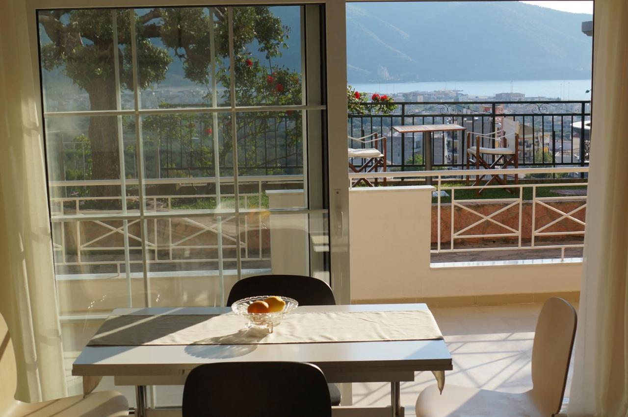 Τhe Sunny Apartments Igoumenitsa Exteriör bild