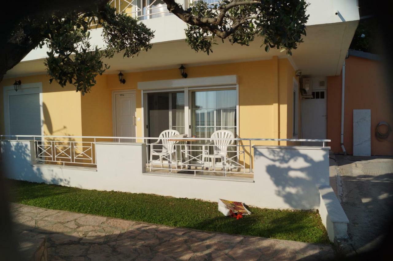 Τhe Sunny Apartments Igoumenitsa Exteriör bild