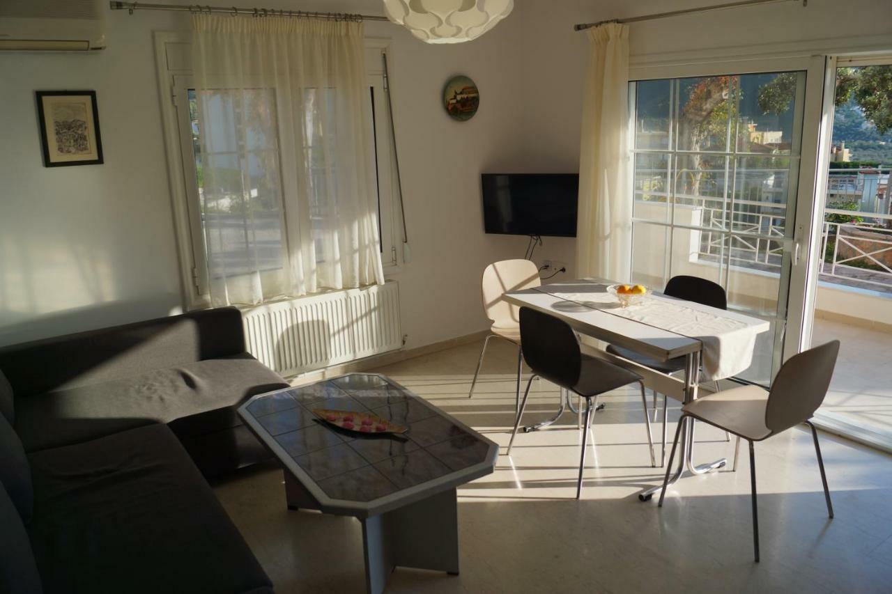 Τhe Sunny Apartments Igoumenitsa Exteriör bild